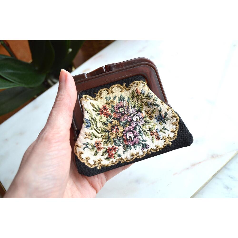 Vintage Victorian Style floral Tapestry Coin Purse with Lucite Closure